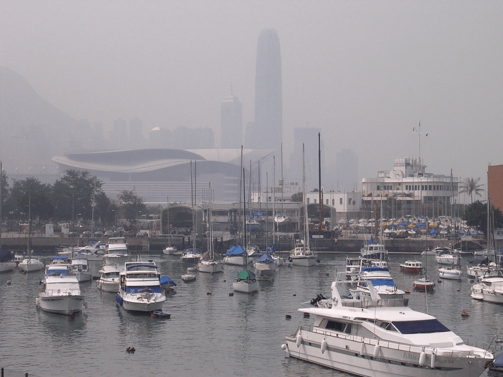 Compare Performance of Generated C++ Code and MATLAB Code for Fog Rectification